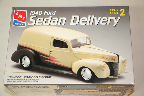 AMT8215 - AMT 1/25 1940 Ford Sedan Delivery