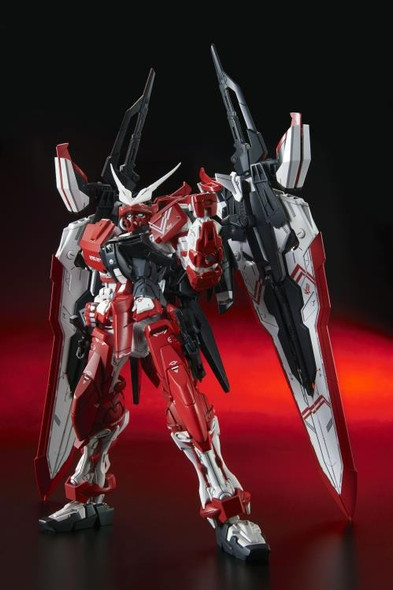 BAN5063530 - Bandai MG 1/100 MBF-02VV Gundam Astray Turn Red