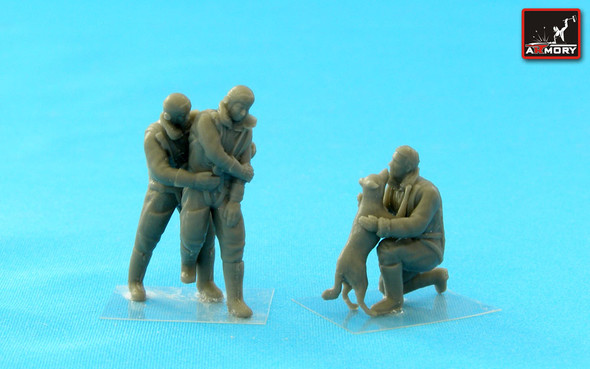 ARYF7224B - Armory 1/72 WWII RAF Crew Friends""