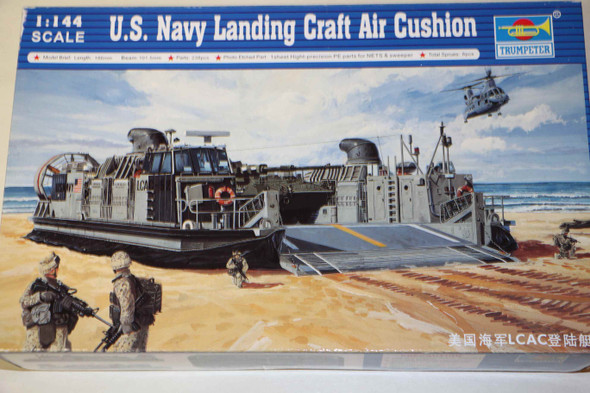 TRP00107 - Trumpeter 1/144 US Navy Landing Craft Air Cushion