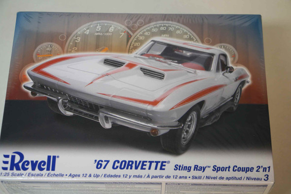 RMX85-2050 - Revell 1/25 1967 Corvette Sting Ray Coupe Sports Coupe 2'n1