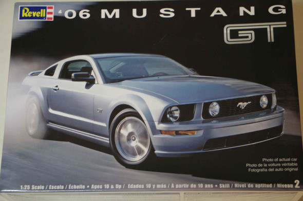 RMX85-2839 - Revell 1/25 2006 Ford Mustang GT (Discontinued)