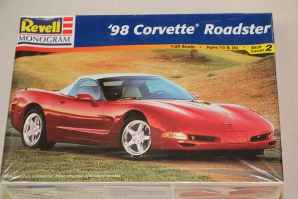 RMO85-2527 - Revell Monogram 1/25 98 Corvette Roadster