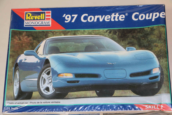 RMO85-2490 - Revell Monogram 1/25 97 Corvette Coupe