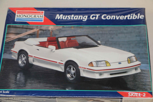 MON2953 - Monogram 1/24 Mustang GT Convertible