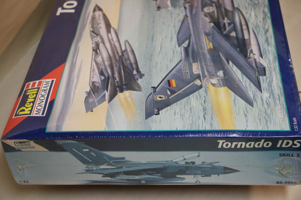 85-4666 - Revell 1/32 Tornado IDS PREOWNED