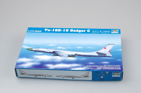 TRP03908 - Trumpeter 1/144 Tu-16K-10 Badger C