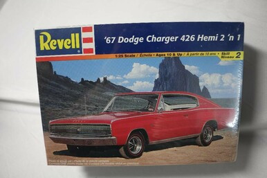 REV7669 - Revell 1/25 67 Dodge Charger 426 Hemi 2n1 - WWWEB10101043