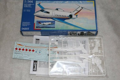 REV04207 - Revell 1/144 Challenger CL 604 - WWWEB10101069