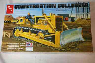 AMT1086 - AMT 1/25 Construction Bulldozer - WWWEB10101357