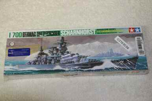 TAM77518 - Tamiya 1/700 SCHARNHORST German Battlecruiser - WWWEB10102702