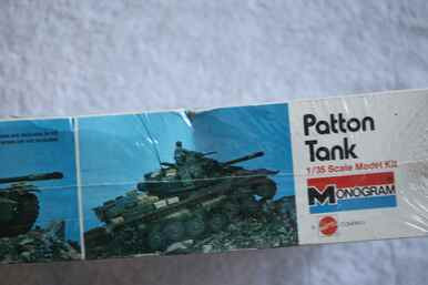 MON8217 - Monogram 1/35 Patton Tank - WWWEB10103858