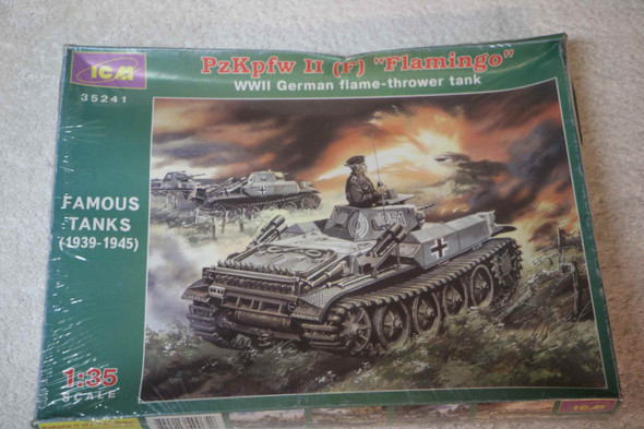 ICM35241 - ICM 1/35 PzKpfw II (F) 'Flamingo' WWII German Flame-thrower - WWWEB10103874