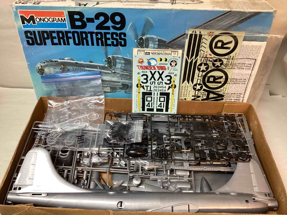 RMX5711 - Revell 1/48 B-29 Superfortress
