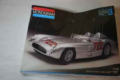 MON2970 - Monogram - 1/24 Lotus Esprit Sport 300