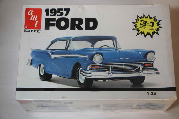 AMT6584 - AMT 1/25 1957 Ford