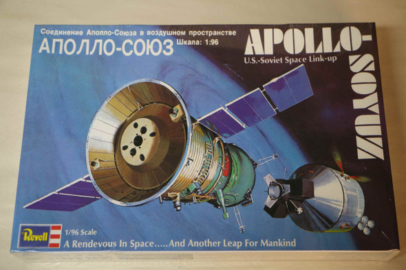RMXH-1800 - Revell 1/96 Apollo Soyuz U.S. Spviet Space Link-up