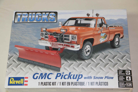 RMX85-7222 - Revell 1/24 GMC Pickup with Snow Plow WWWEB10106571