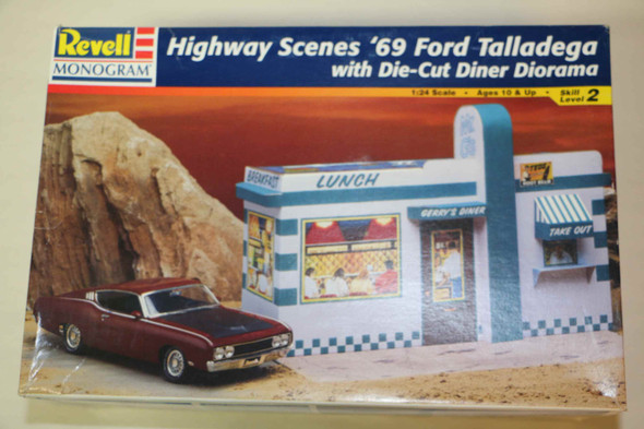RMO85-7800 - Revell Monogram 1/24 Highway Scenes 37 Ford with die