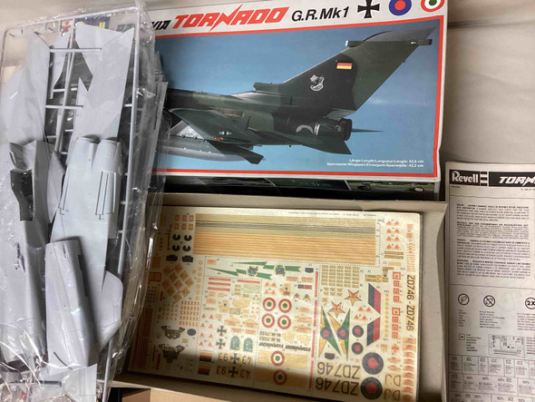RMX4760 - Revell 1/32 Panavia Tornado G.R.Mk1 - WWWEB10107816
