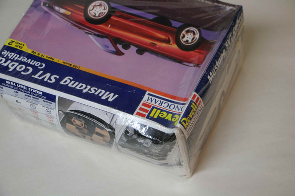 RMO85-2460 - Revell Monogram 1/25 Mustang SVT Cobra Convertable - WWWEB10108008