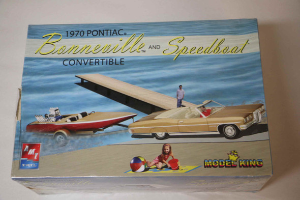 AMT21574 - AMT 1/25 1970 Pontiac Bonneville Convertible and Speedboat - WWWEB10106281