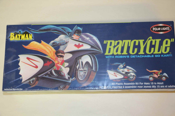 POL06902 - Polar Lights - Batman's Batcycle with Robin's Detachable Go Cart - WWWEB10108831