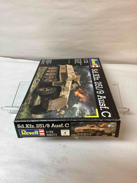 RAG03177 - Revell 1/72 Sd.Kfz.251/9 Ausf.C - WWWEB10109640