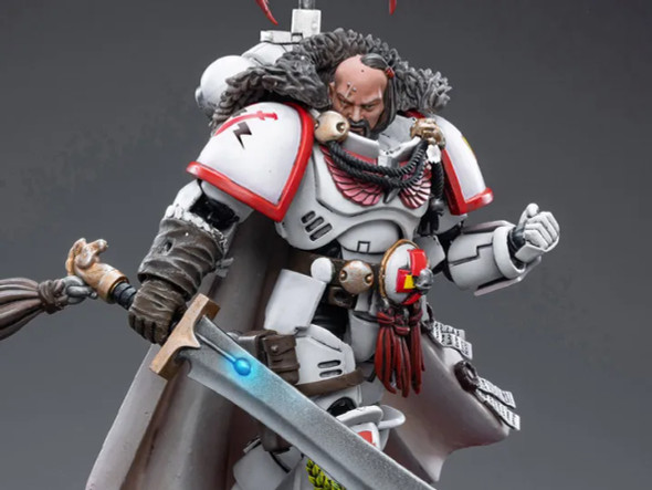 JOTJT3808 - Joy Toy Warhammer 40K: 1/18 White Scars Captain Kor'sarro Khan