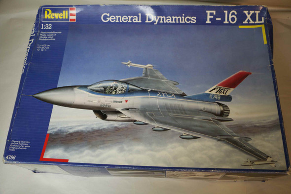 RAG4786 - Revell 1/32 General Dynamics F-16 XL - WWWEB10110038