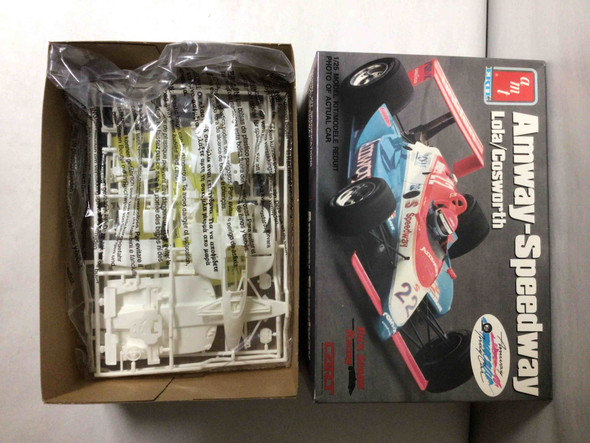 AMT6827 - AMT 1/25 Amway-Speedway Lola/Cosworth - WWWEB10110276