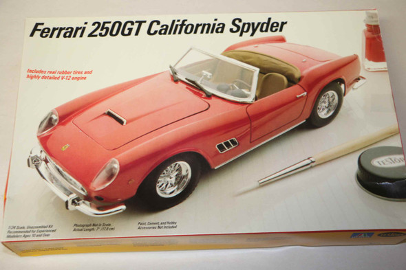 ITA234 - Italeri 1/24 Ferrari 250GT California Spyder - WWWEB10110985