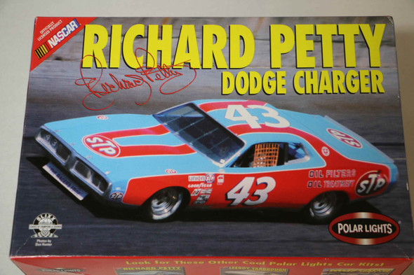 POL6605 - Polar Lights 1/25 Richard Petty Dodge Charger