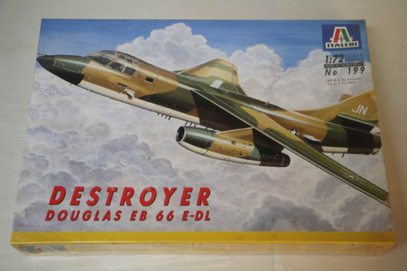 ITA199 - Italeri 1/72 Douglas EB 66 E-DL Destroyer (Discontinued) - WWWEB101131201