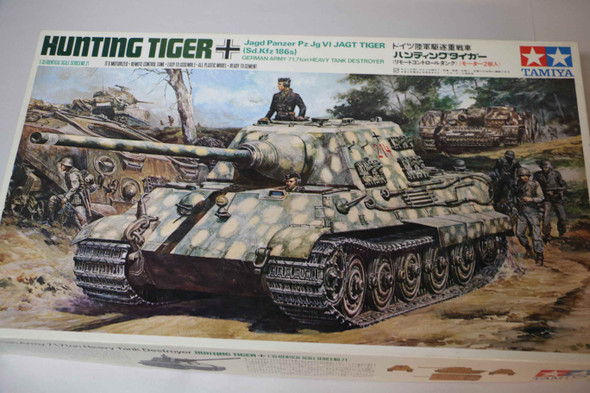 TAMMT221 - Tamiya 1/35 Hunting Tiger - WWWEB10113810