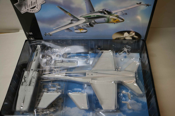 TES5640 - Testors 1/48 F-18 Hornet Metal Kit - WWWEB10113858