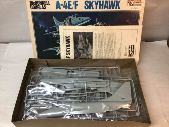 MIN109 - Minicraft Hasegawa 1/32 McDonnell Douglas A-4E/F Skyhawk - WWWEB10113867