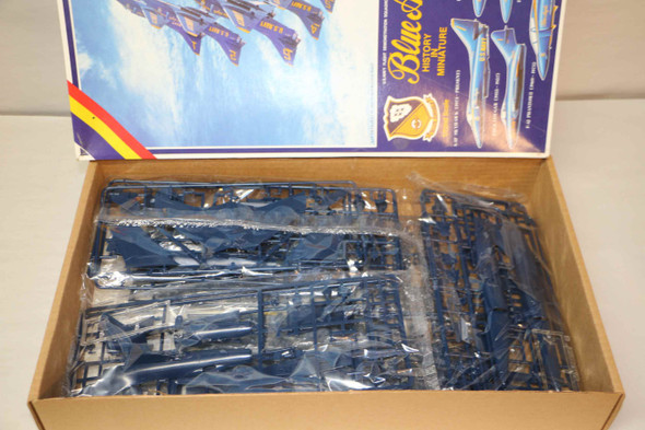 MIN1209 - Minicraft Hasegawa 1/72 Blue Angels - WWWEB10114000