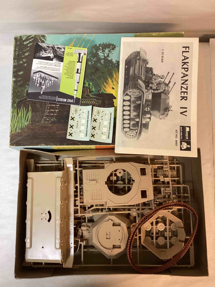 MONPM233 - Monogram 1/32 Flakpanzer German WWII Tank - WWWEB10114024