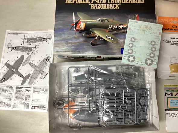 TAM60769 - Tamiya 1/72 P-47D Thunderbolt 'Razorback' - WWWEB10115033