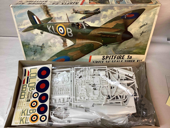 AIR12001 - Airfix 1/24 Spitfire 1a - Pre-owned 10116628