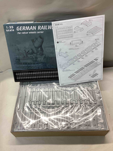 TRP00213 - Trumpeter 1/35 German Railway Track - Pre-owned 10116885