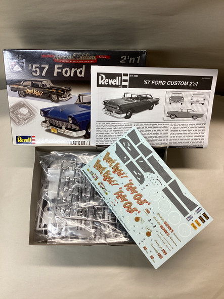 RMX85-4283 - Revell 1/25 '57 Ford Custom 2'n 1 - PREOWNED10117366