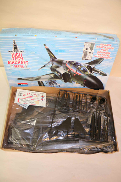 MON5831 - Monogram 1/48 F-4 C/D Phantom   PREOWNED10118379