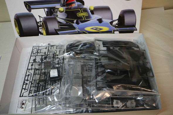 TAM12046 - Tamiya 1/12 Team Lotus Type 72D - 1972  PREOWNED10118387