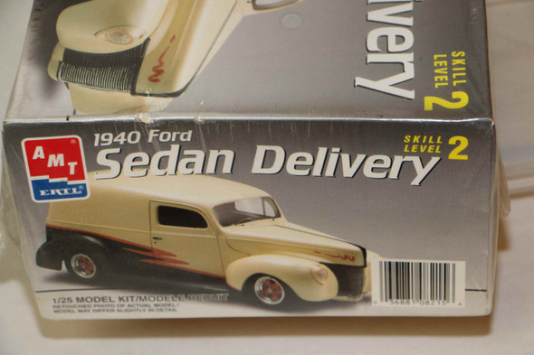 AMT8215 - AMT 1/25 1940 Ford Sedan Delivery (Discontinued)  WWHP111001