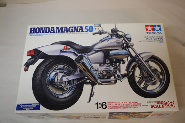 ホンダ CB1100R ビックスケール 1/6 未組立 コレクターの方へ