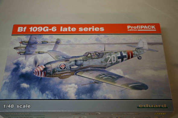 EDU82111 - Eduard 1/48 Bf 109G-6 Late Series ProfiPACK  PREOWNED118582