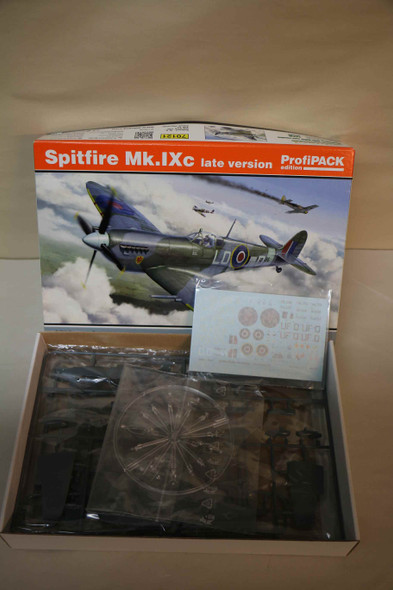 EDU70121 - Eduard 1/72 Spitfire MkIXc Late ProfiPACK - PREOWNED117516