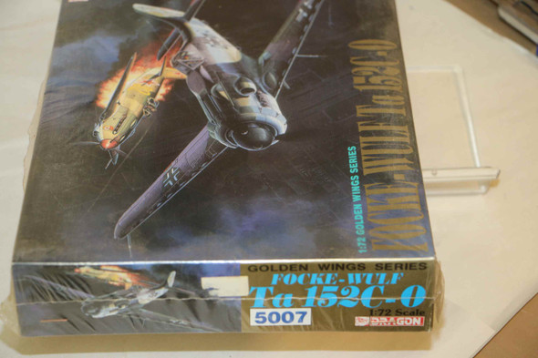 DRA5007 - Dragon 1/72 Focke-Wulf Ta152C-0 - PREOWNED117524